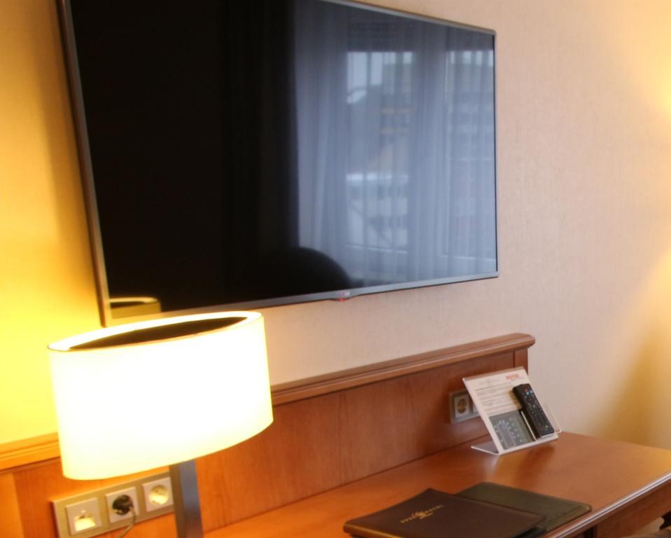 Eden-Hotel Gottingen Room photo